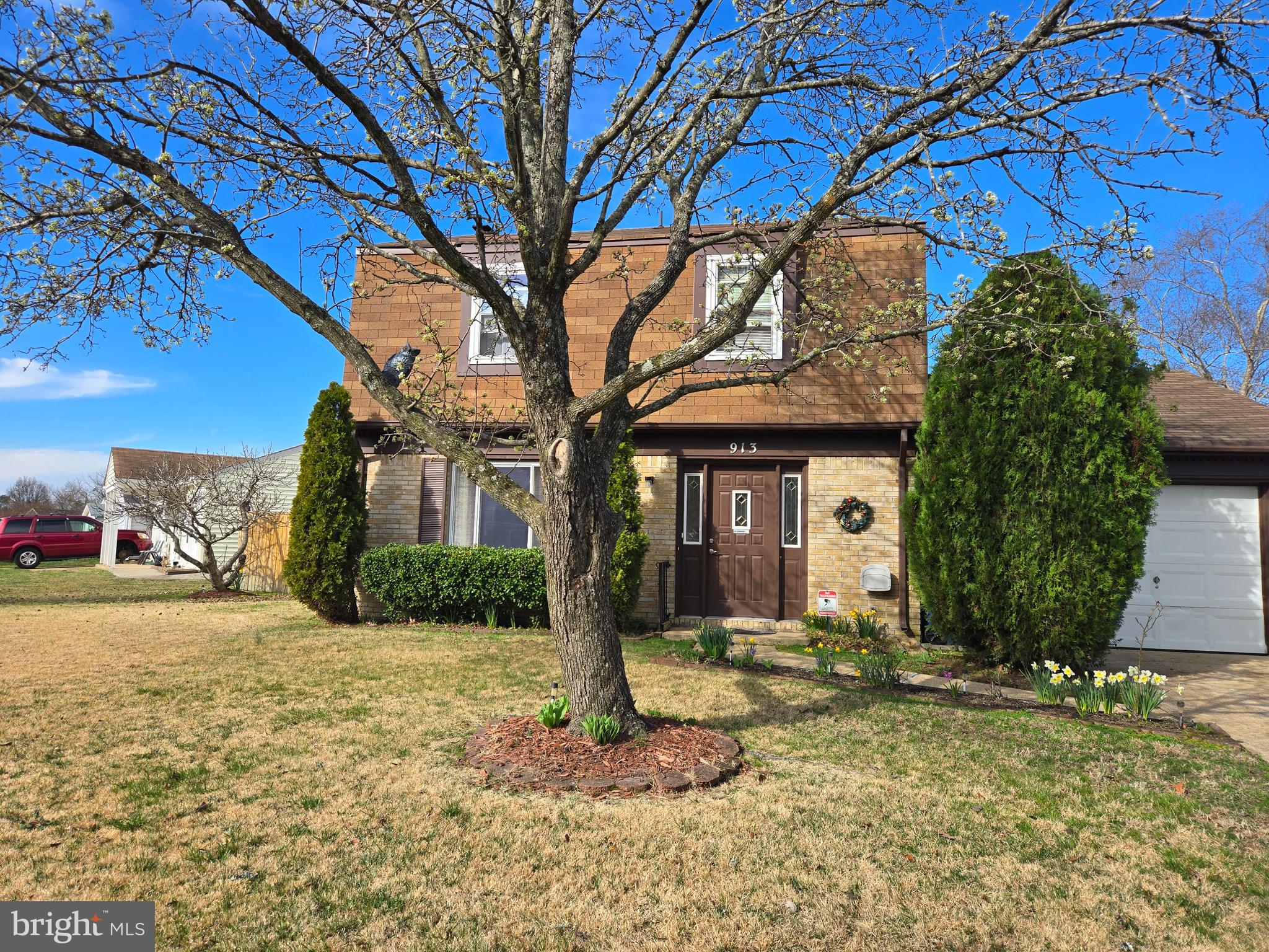 913 SPRING GARDEN LANE