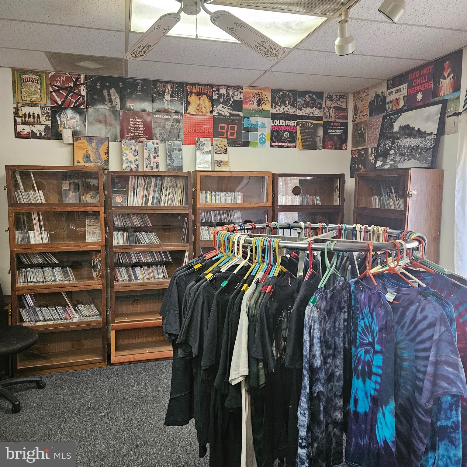 SAMANTHA'S CORNER - Commercial Sale