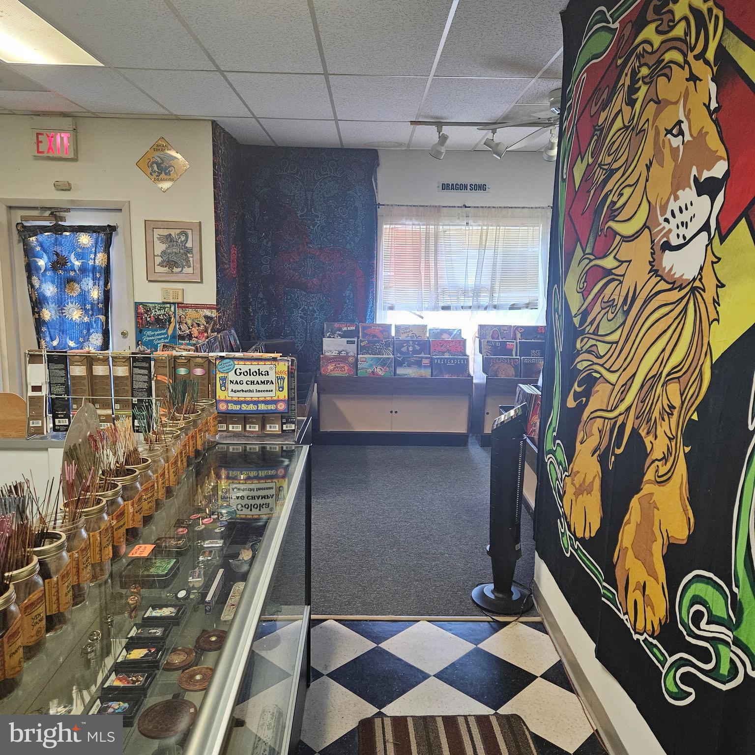 SAMANTHA'S CORNER - Commercial Sale