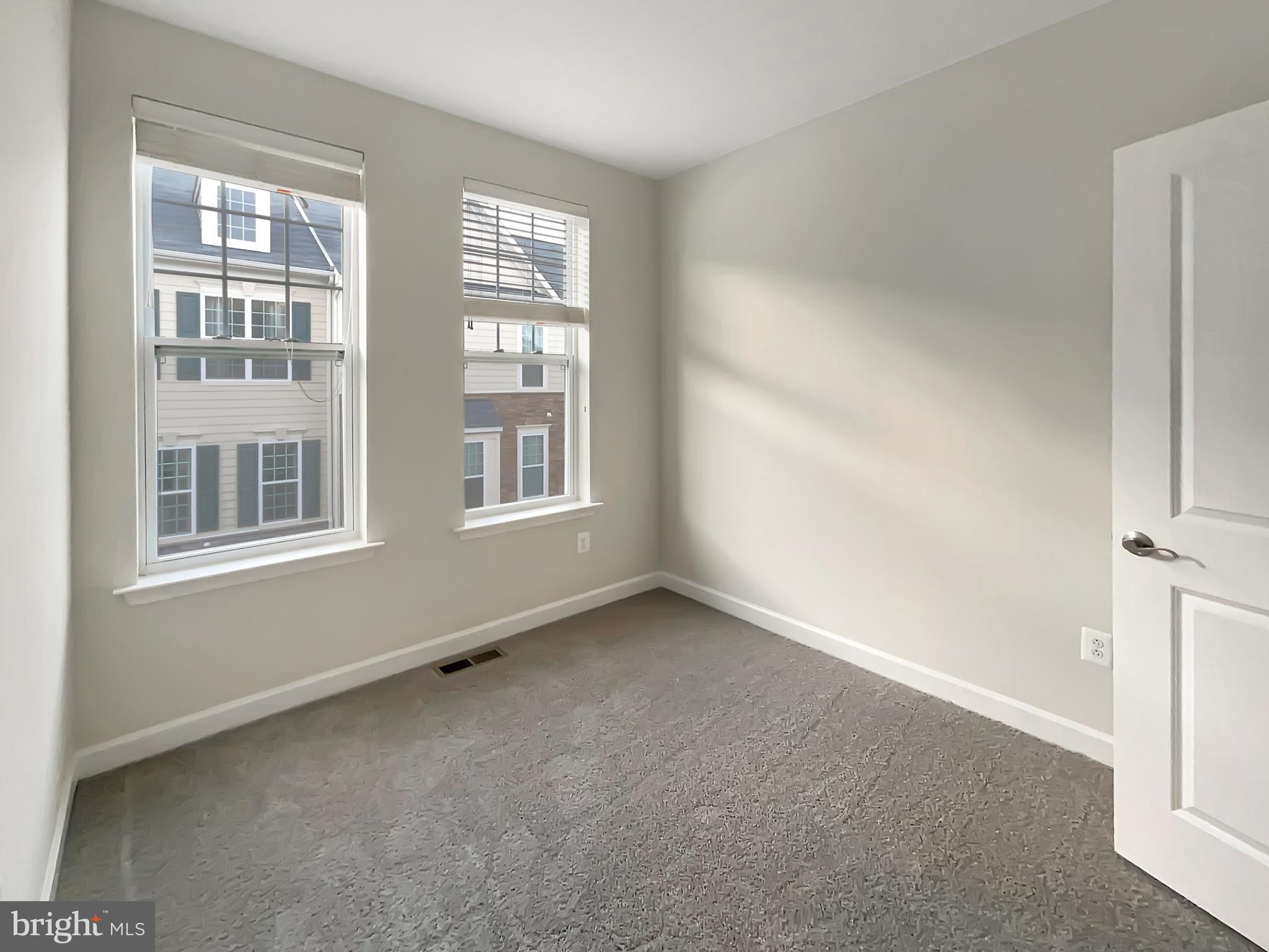 WOOD GLEN - Residential