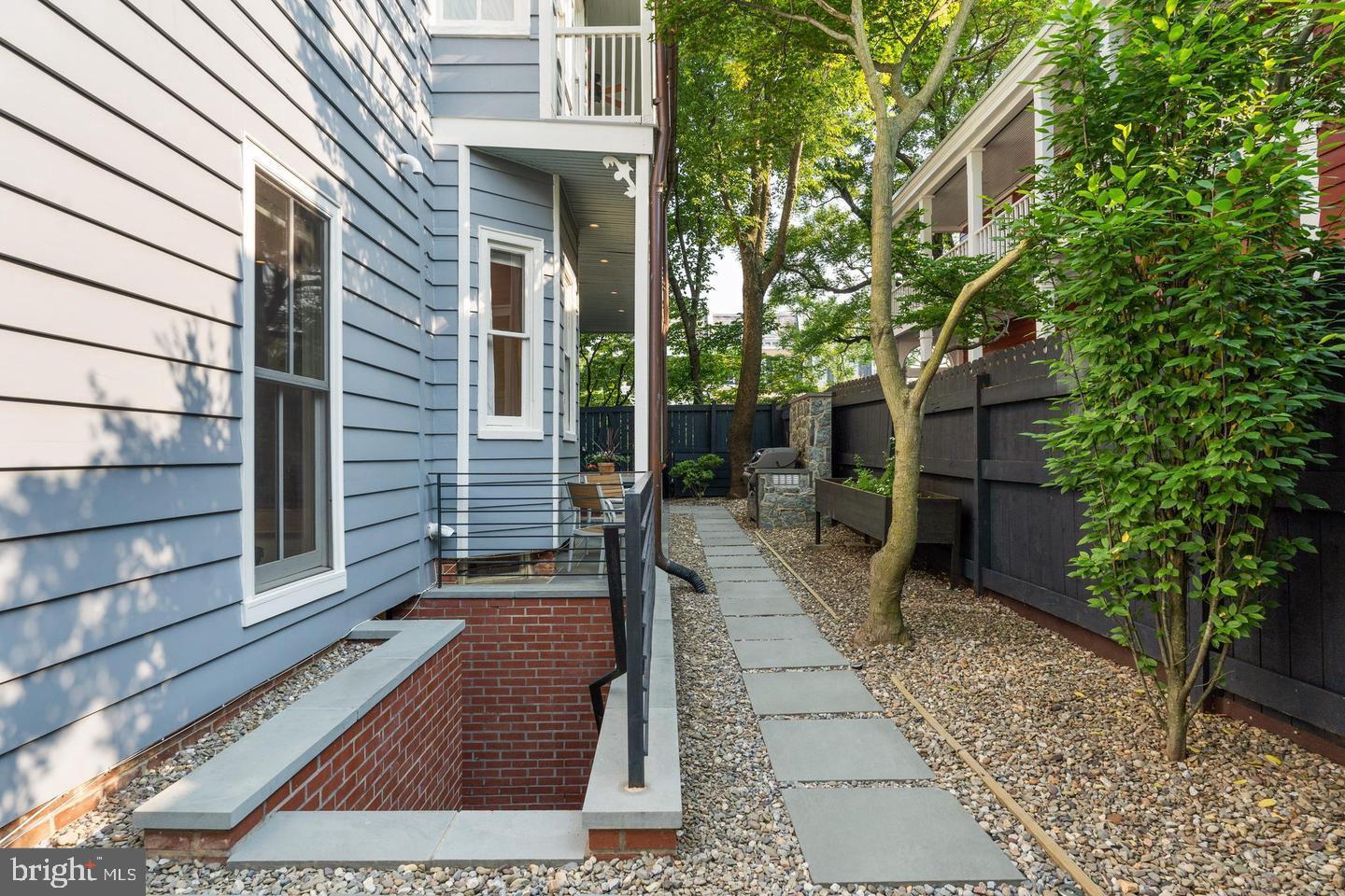 GEORGETOWN - Residential