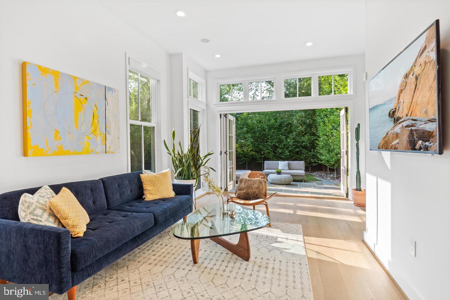GEORGETOWN - Residential