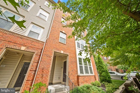 42097 Shadows Pride Terrace, Aldie, VA MLS: VALO2134560