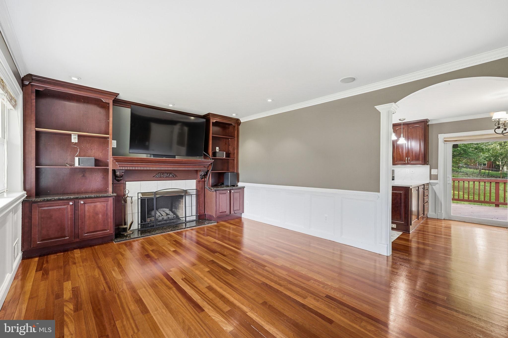 8411 LELAND ROAD