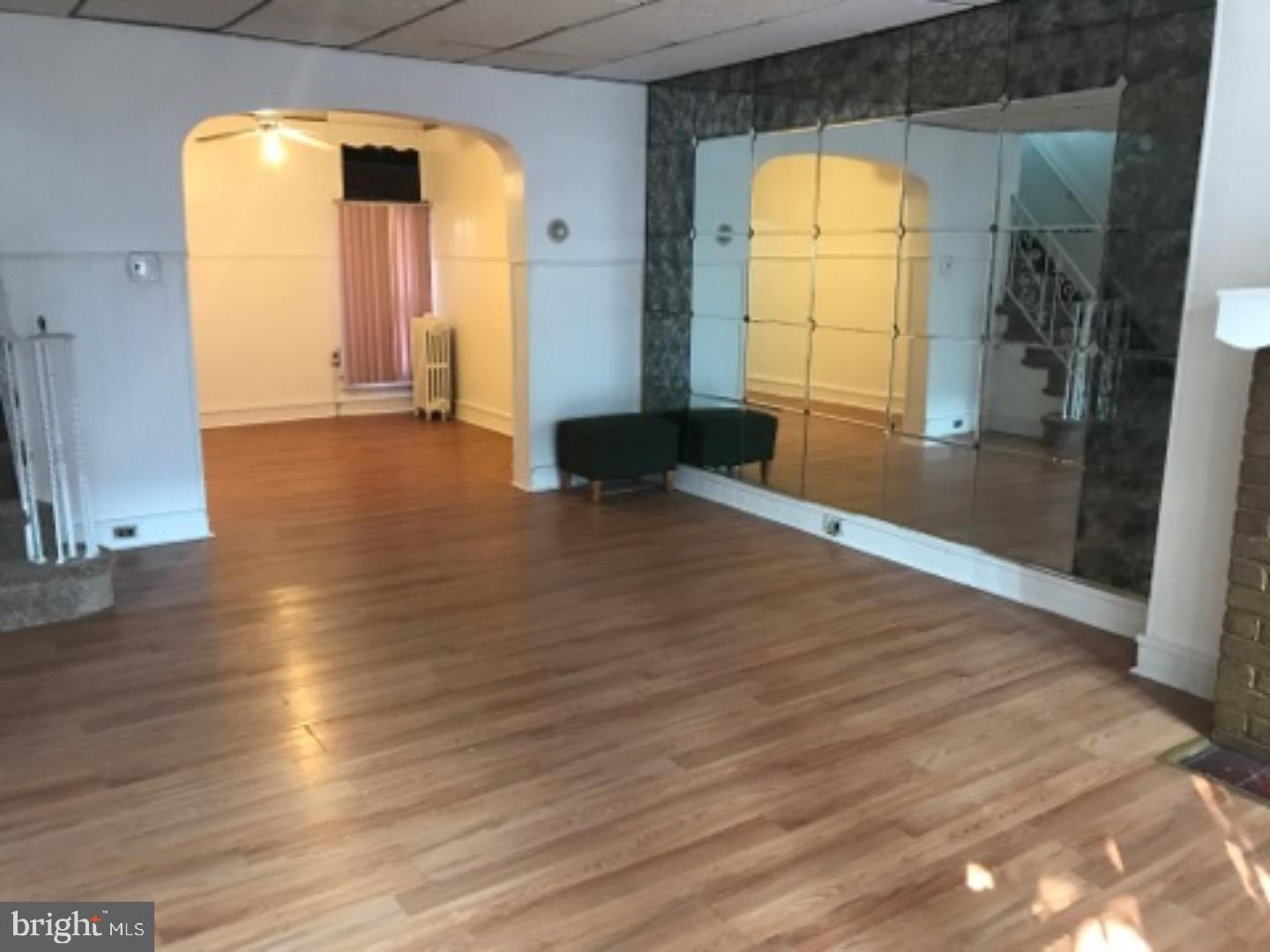 OXFORD CIRCLE - Residential