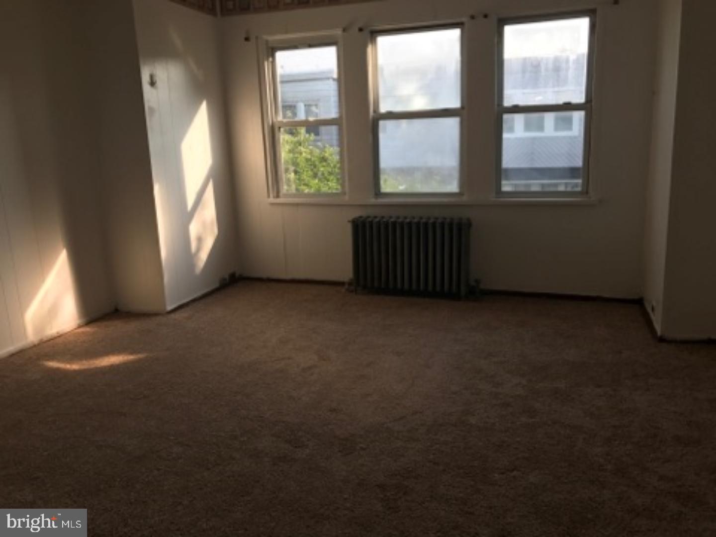 OXFORD CIRCLE - Residential