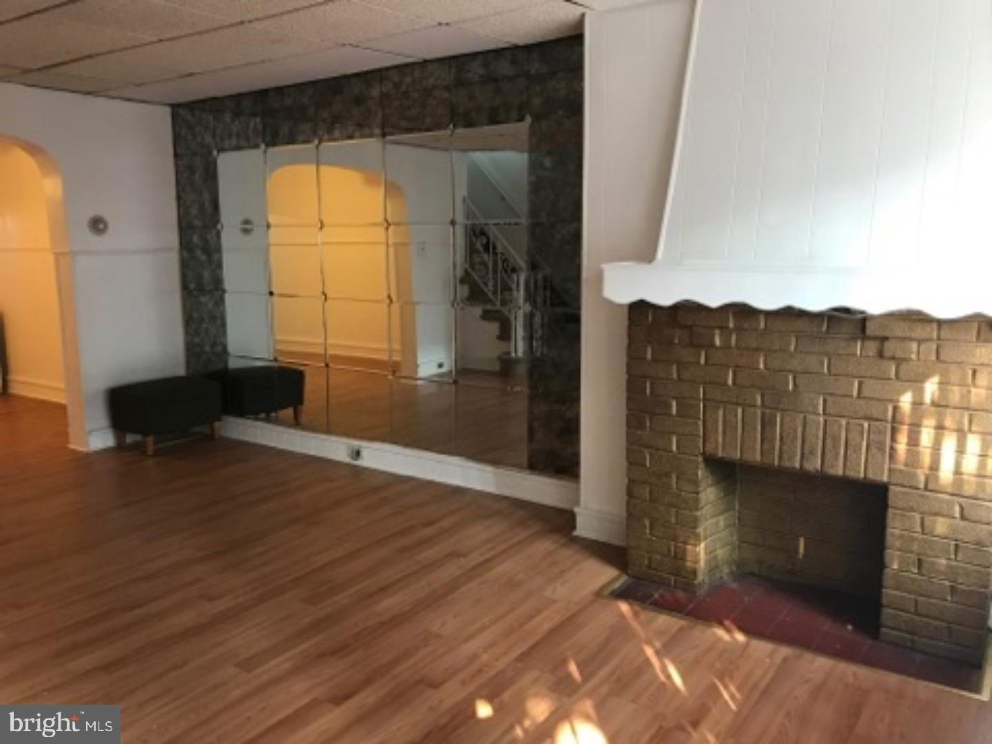 OXFORD CIRCLE - Residential