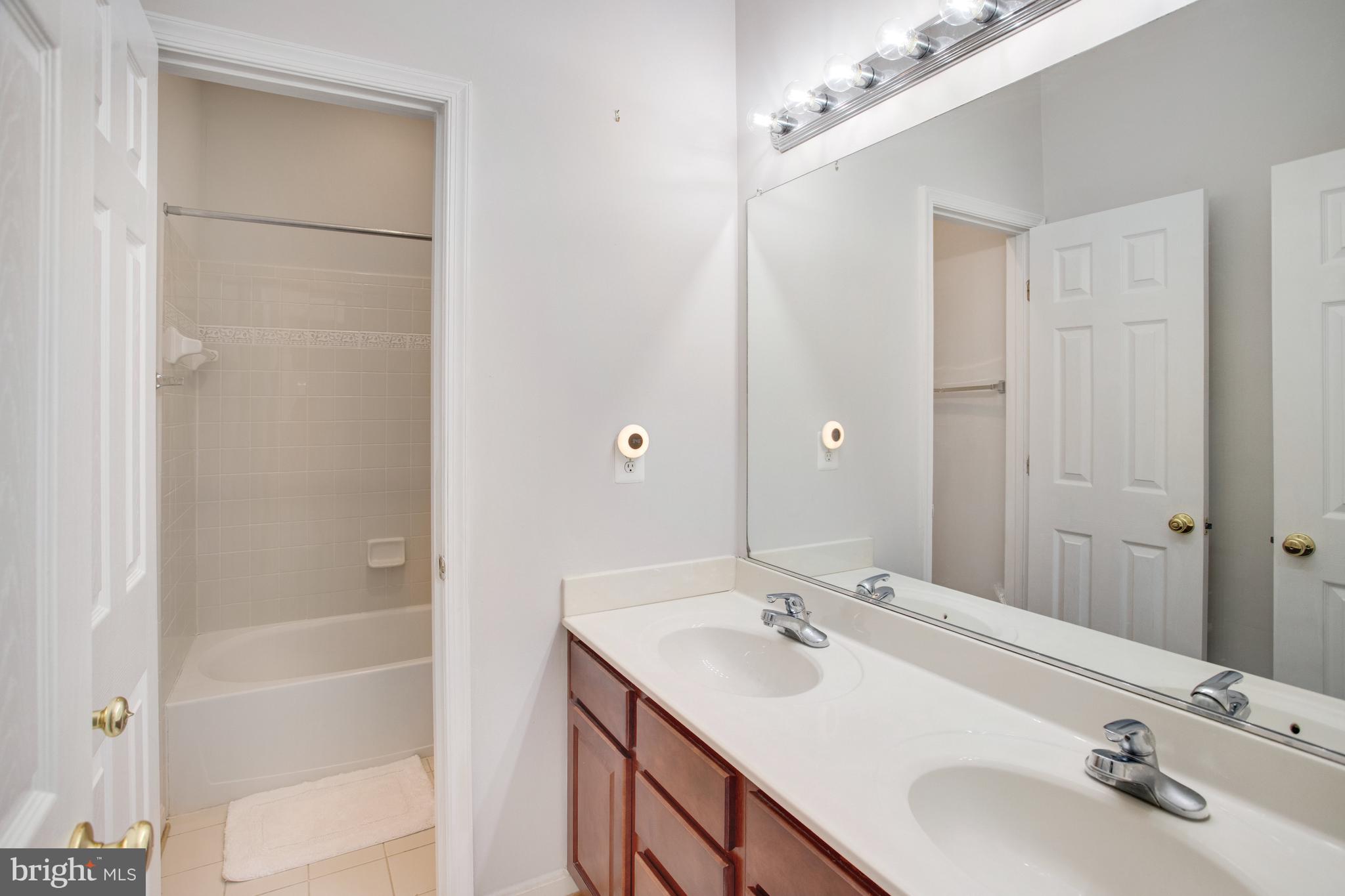 CROSSMAN CREEK - Residential