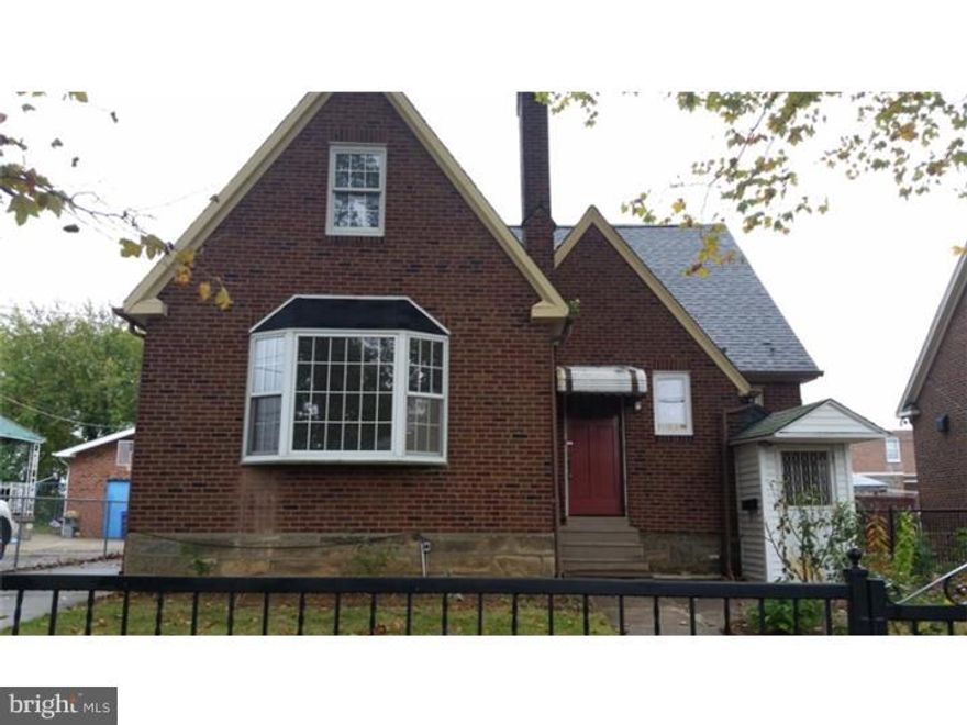 Large 4 bedroom 2.5 bath property with gated driveway and detached 2 car garage.  This is a Freddie Mac First Look property offered to home owners for the first 20 days, FMFL expires 11/25.  buyer is responsible for all transfer tax and U & O as well as repairs associated with U & O required. MULTI OFFER- Highest and Best offers must be received by noon 11/10 any offers after the 10th will be considered back up offers no exceptions!!!