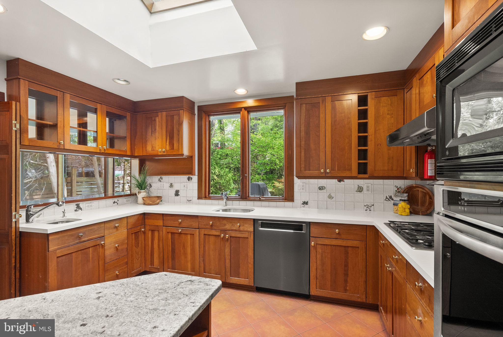 HIGH POINT - Residential