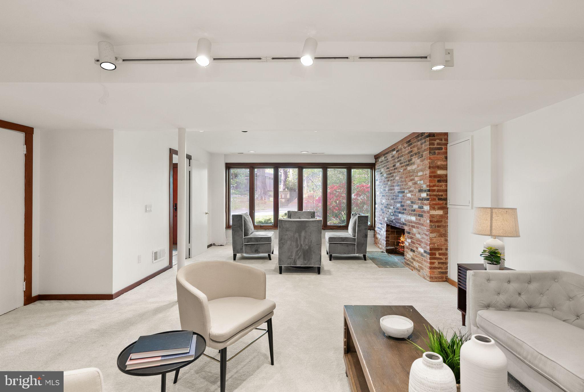 HIGH POINT - Residential