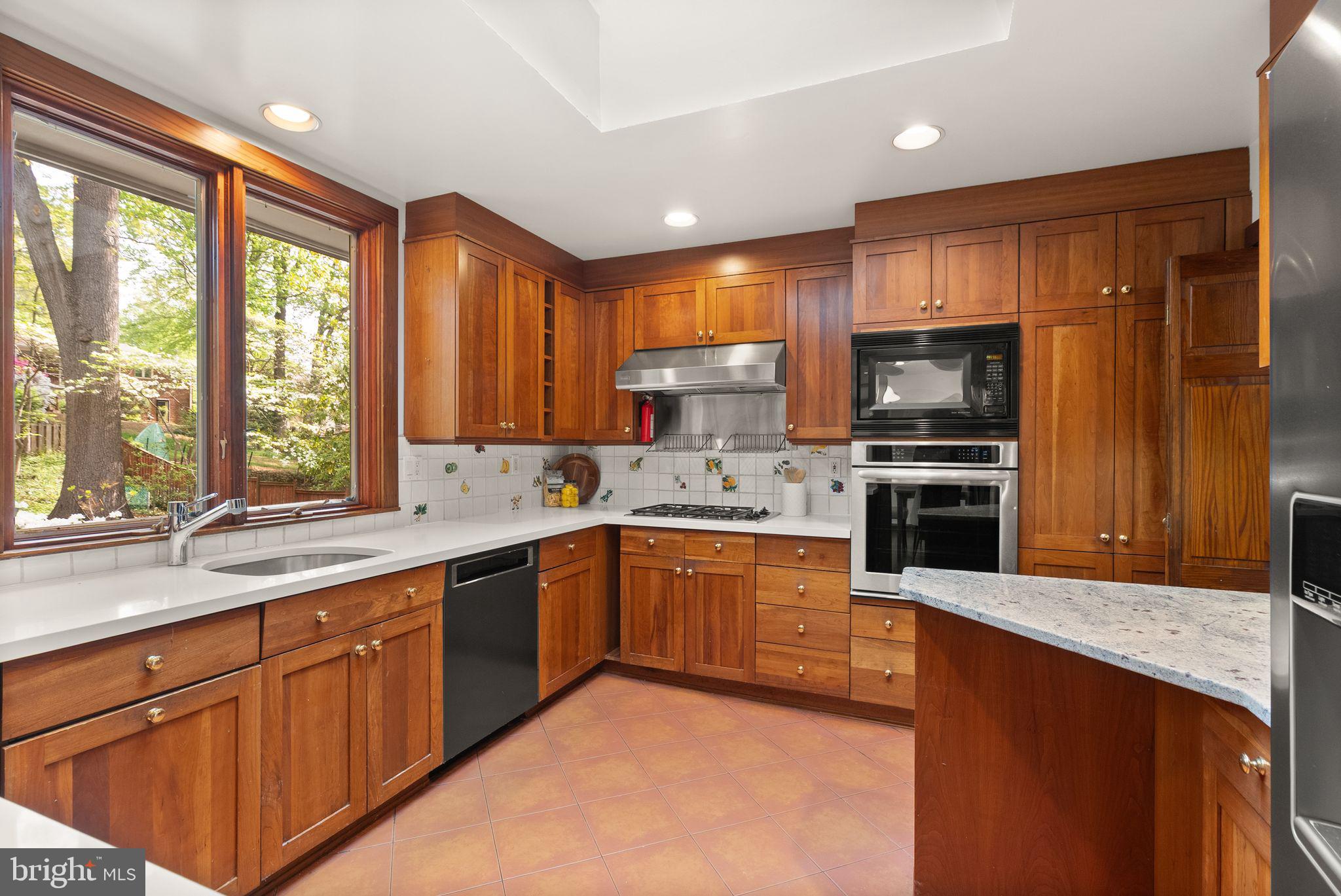 HIGH POINT - Residential