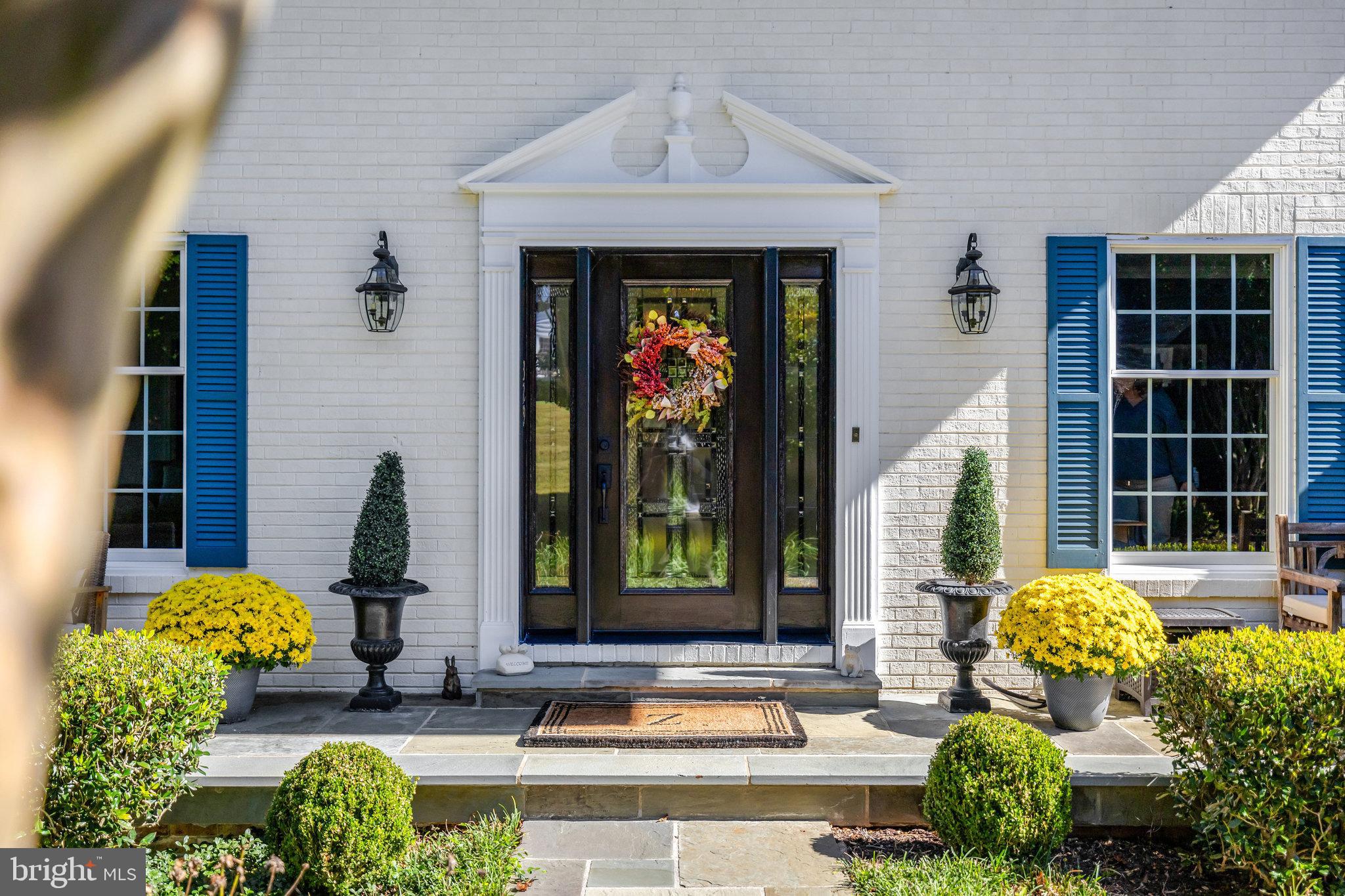 329 CLUB VIEW DRIVE