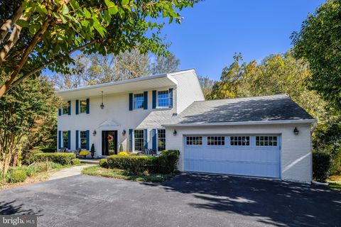 329 CLUB VIEW DRIVE GREAT FALLS VA 22066