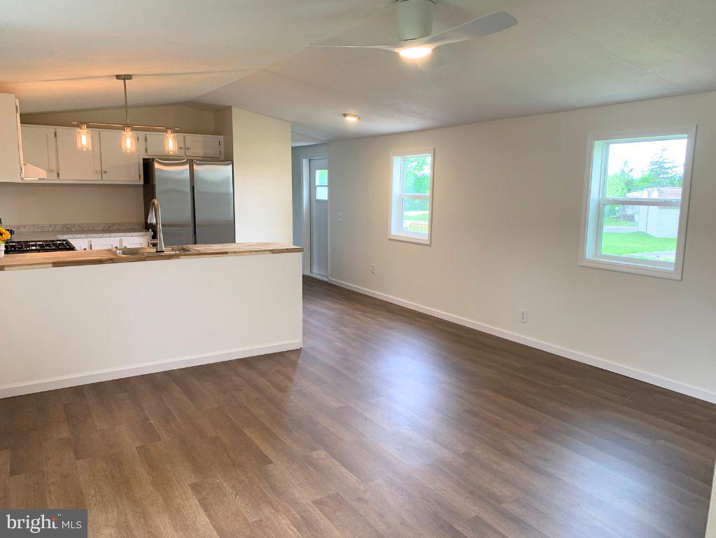 CEDAR MANOR MHP - Residential