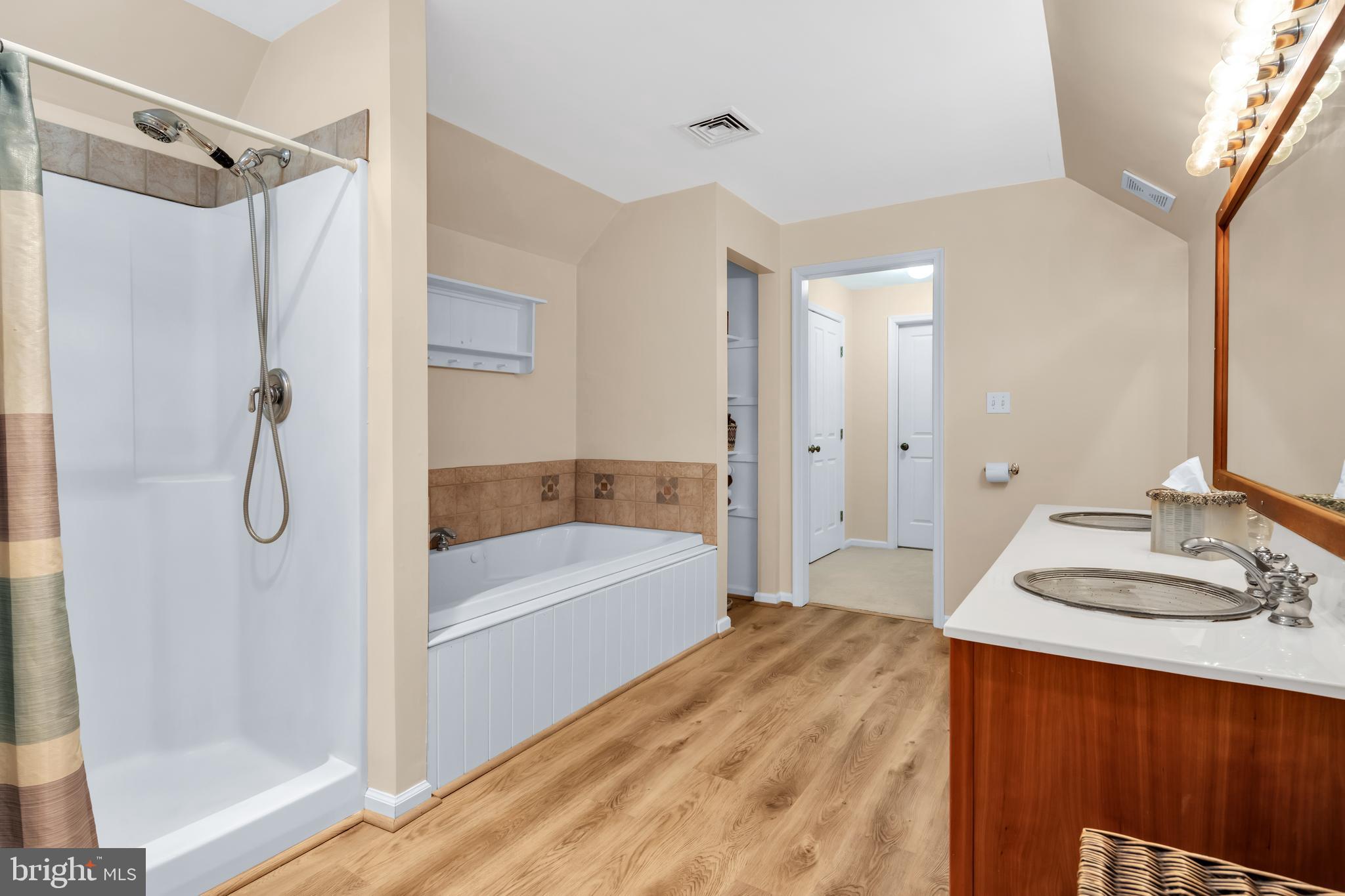 BELLEVUE FARMS - Residential