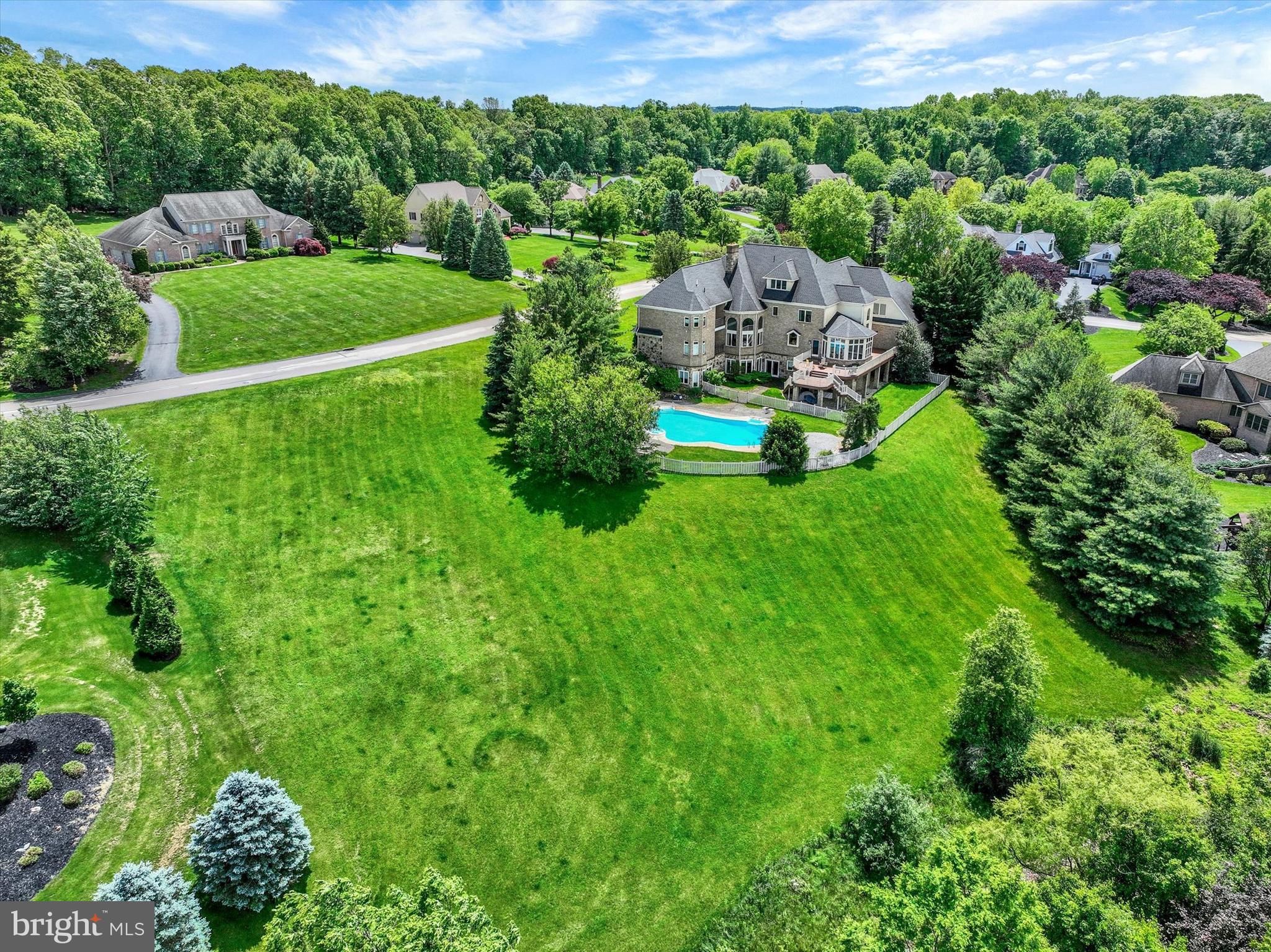 DEER CHASE - Residential