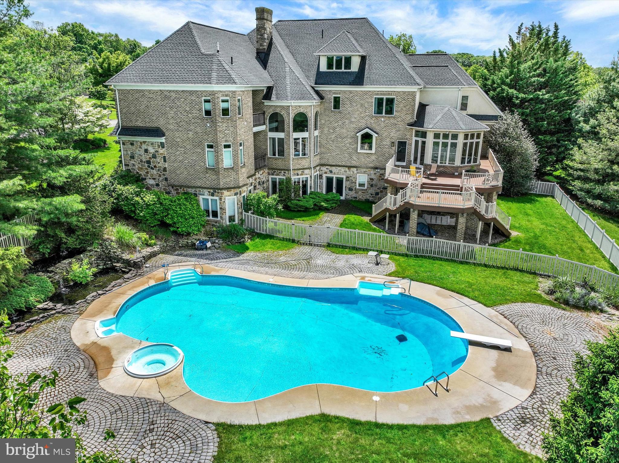 DEER CHASE - Residential