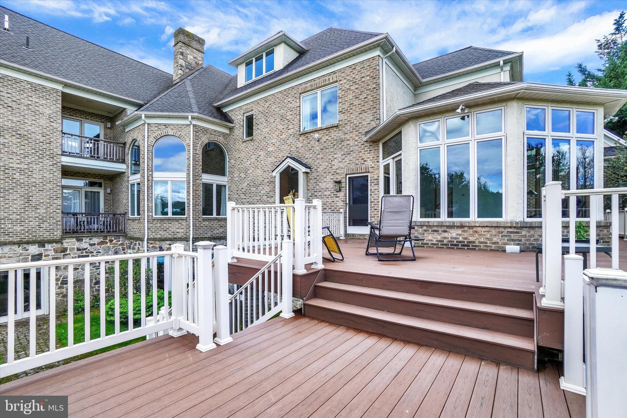 DEER CHASE - Residential