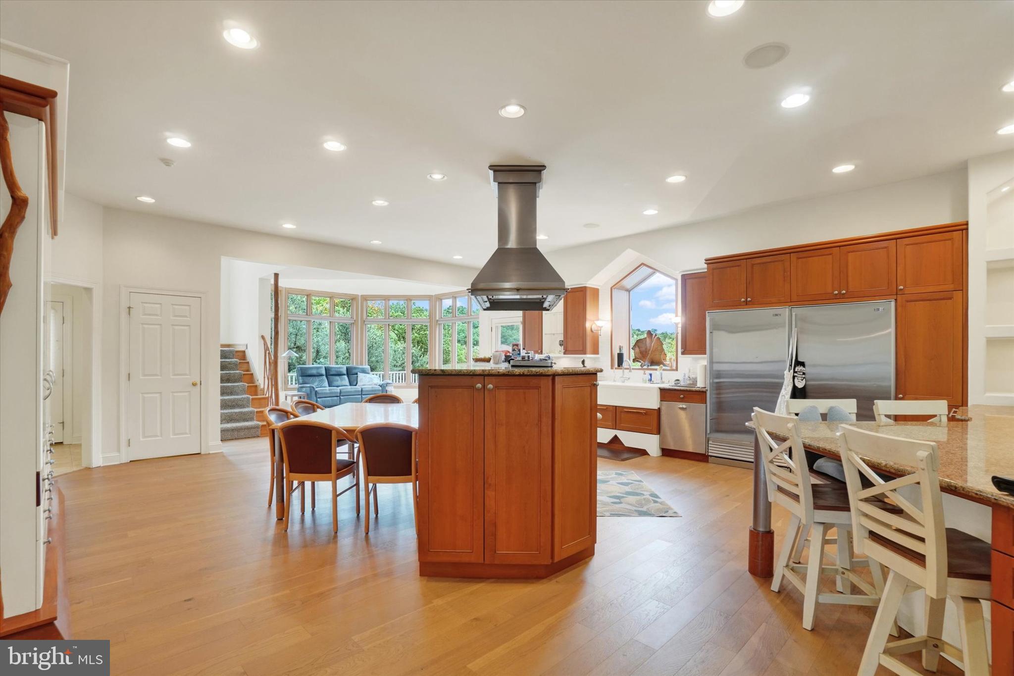 DEER CHASE - Residential