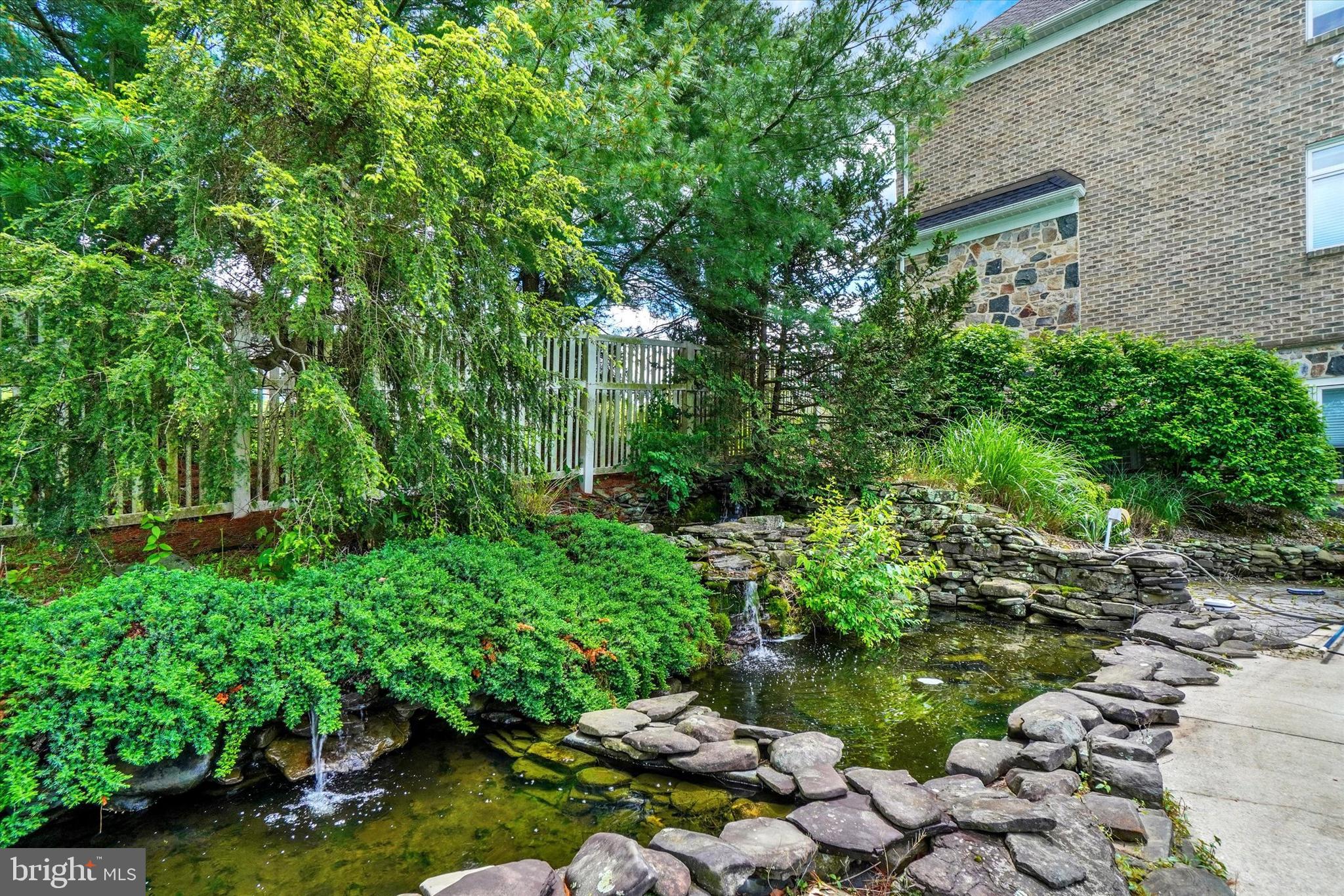 DEER CHASE - Residential