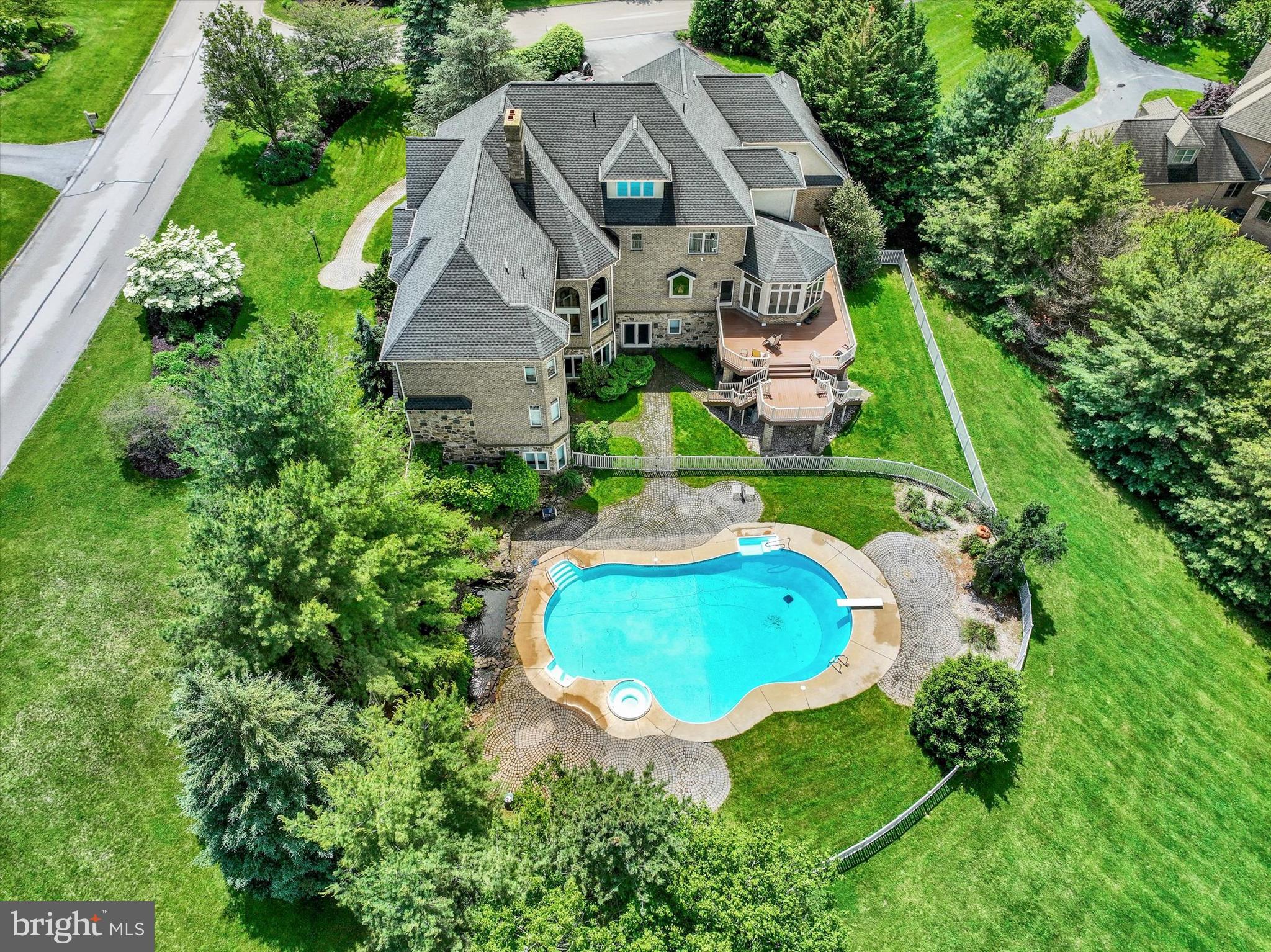 DEER CHASE - Residential