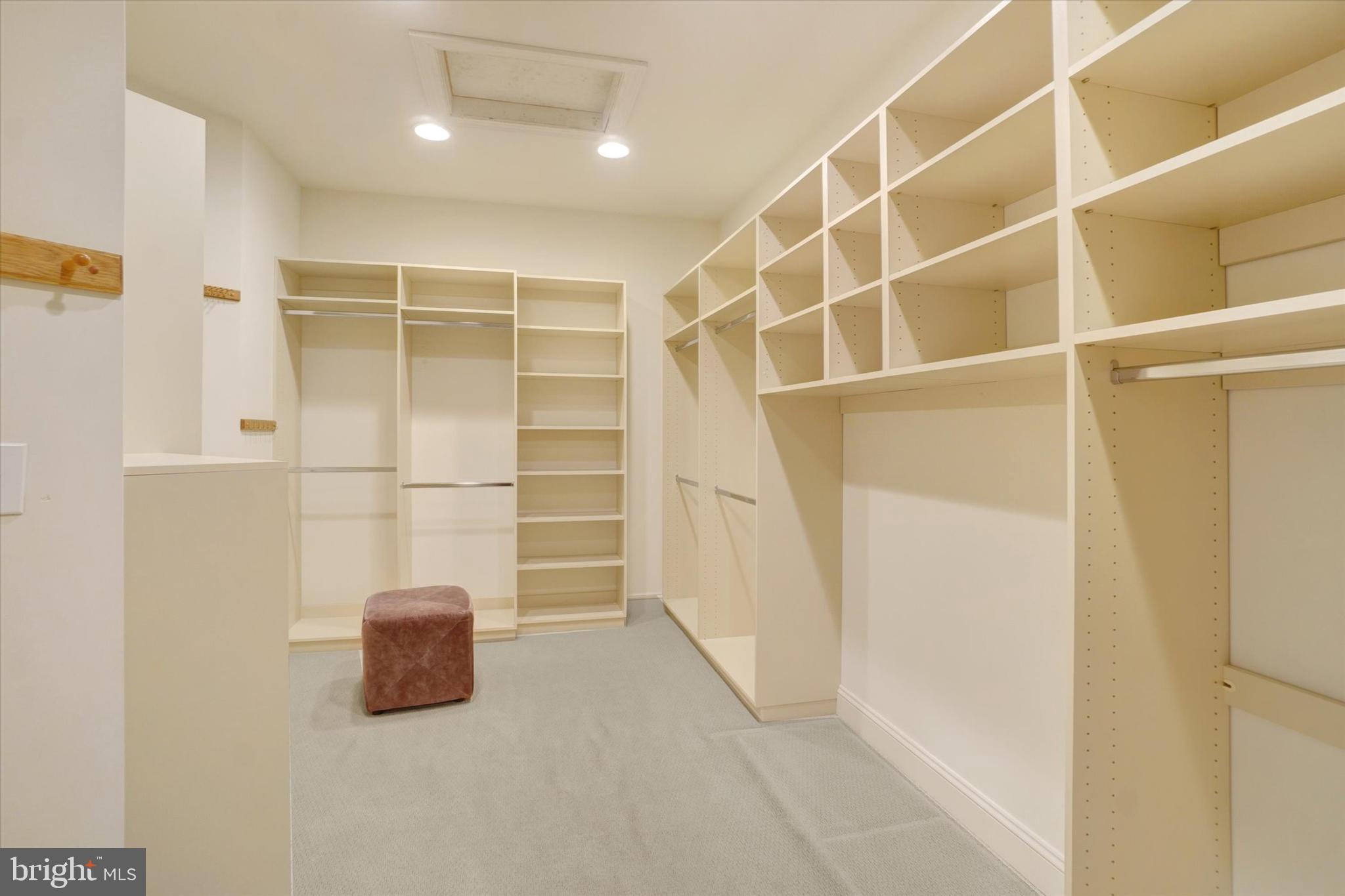 DEER CHASE - Residential