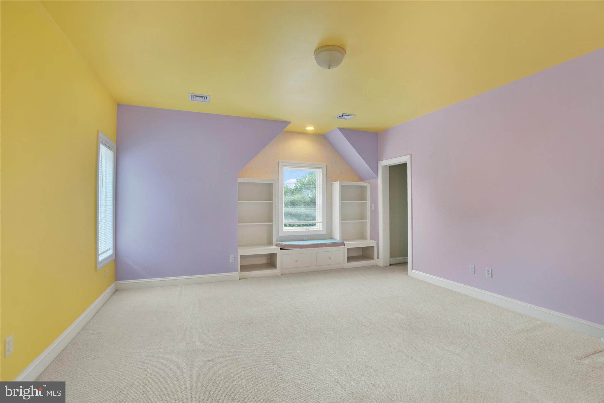 DEER CHASE - Residential