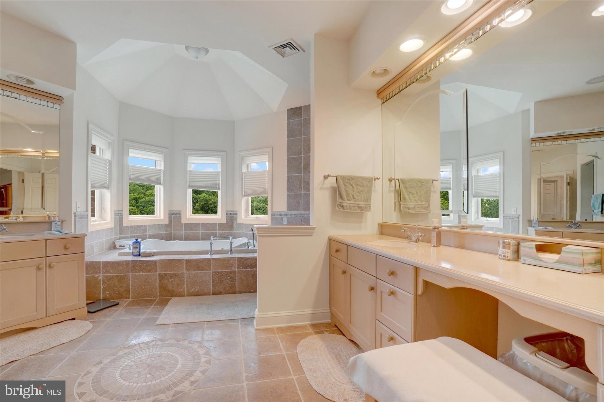 DEER CHASE - Residential