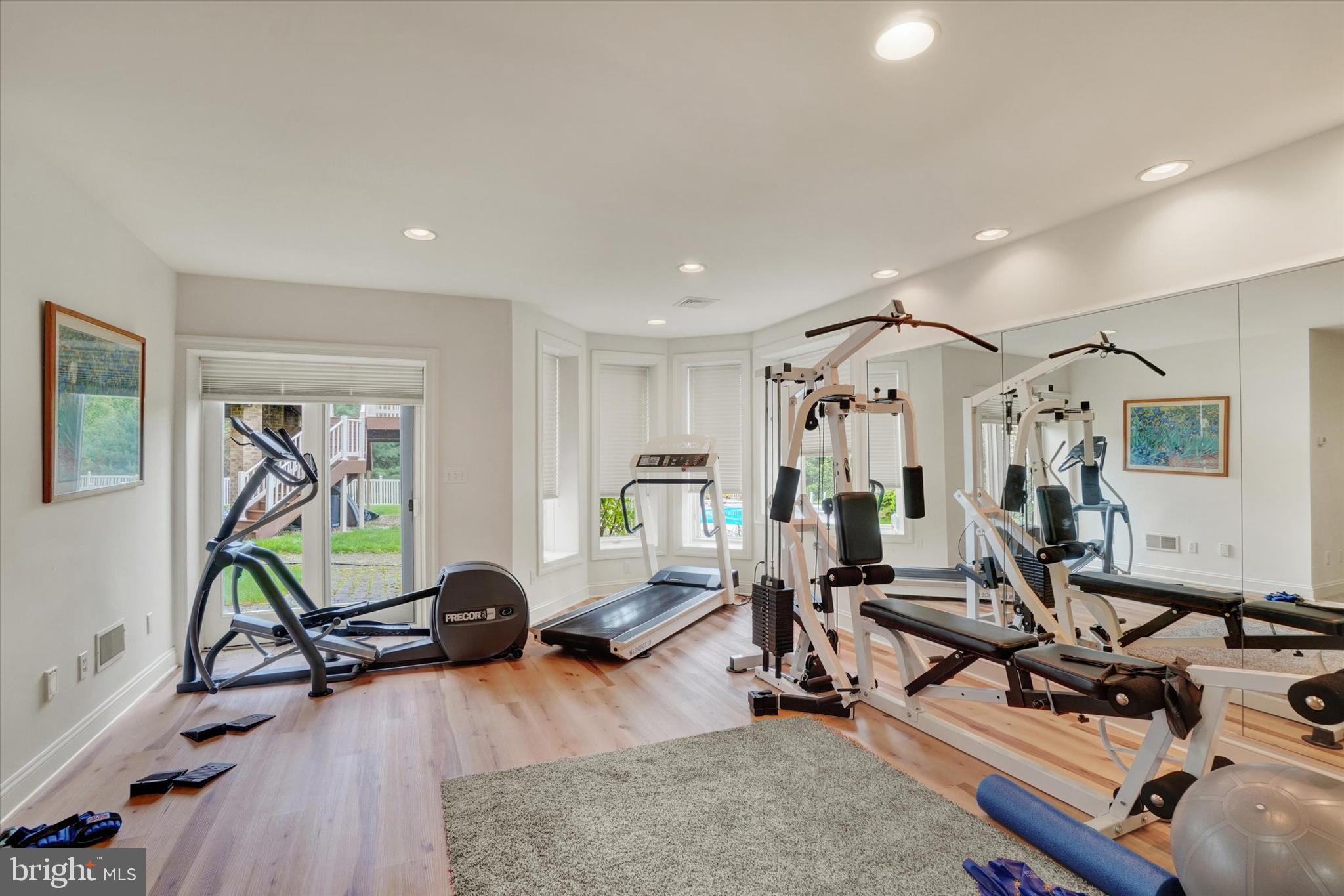 DEER CHASE - Residential