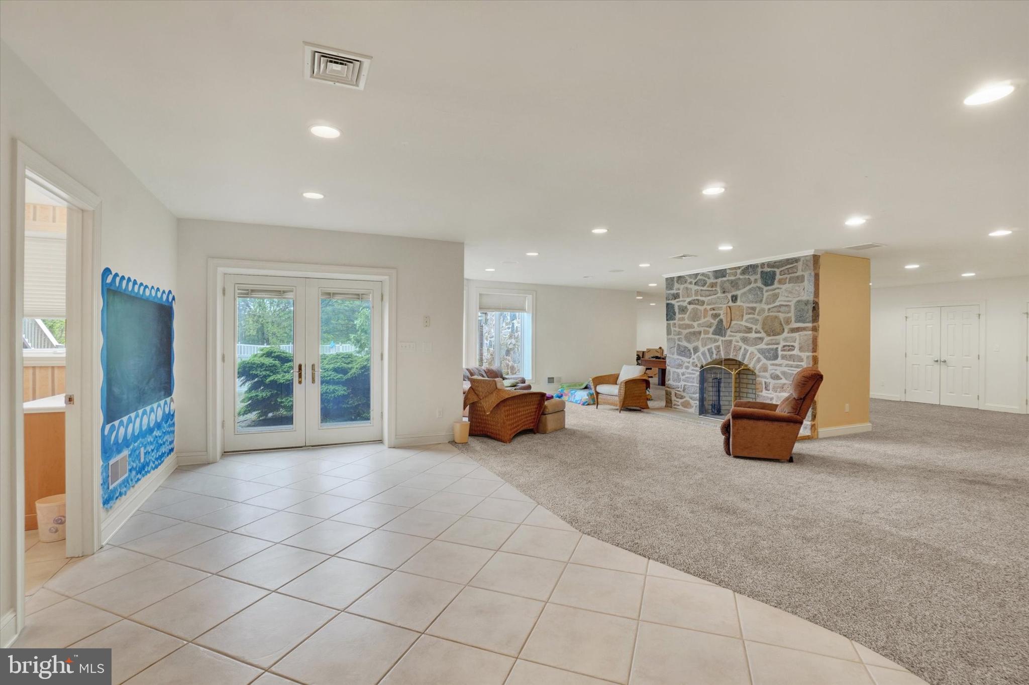 DEER CHASE - Residential