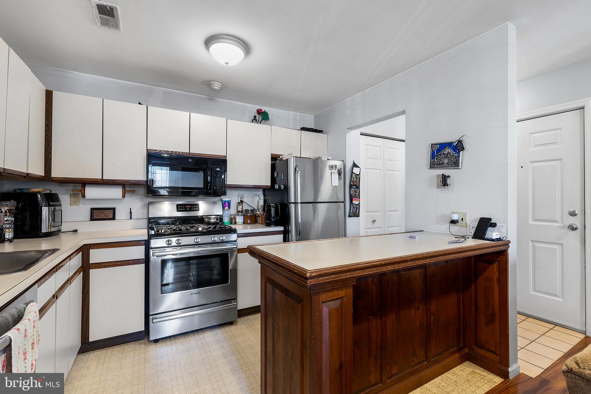 1102 DIAMOND DRIVE