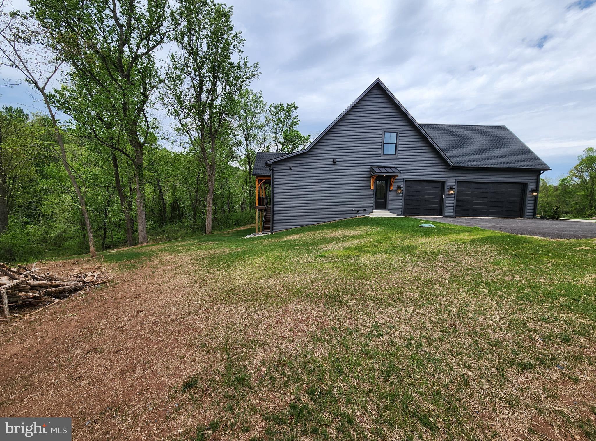 413 WILLOW OAK DRIVE