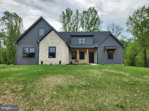 413 WILLOW OAK DRIVE LEWISBERRY PA 17339