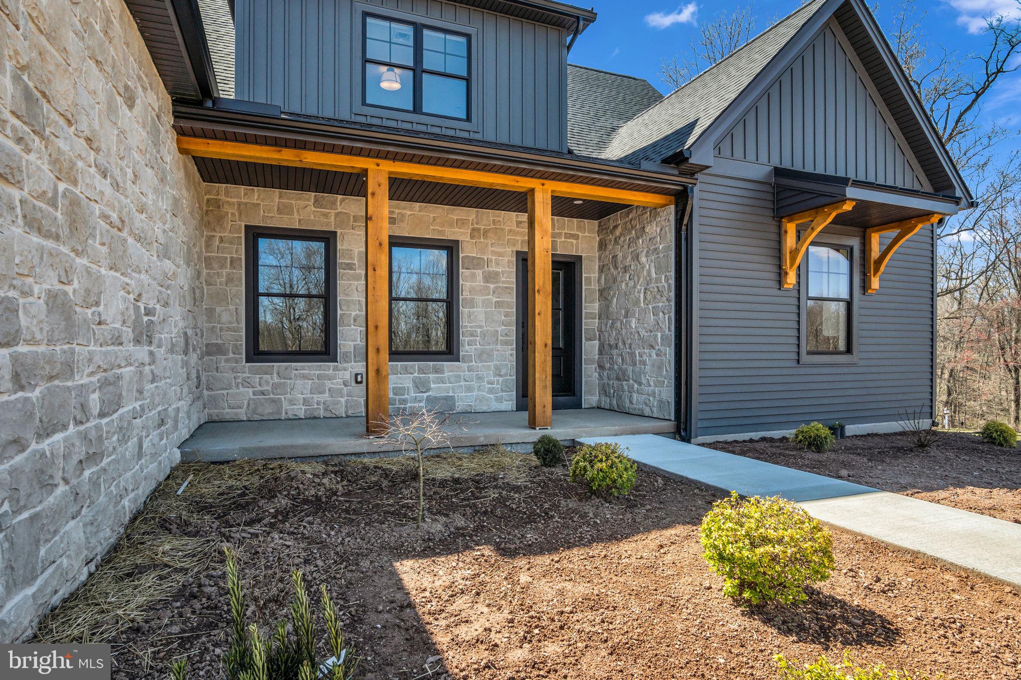 413 WILLOW OAK DRIVE