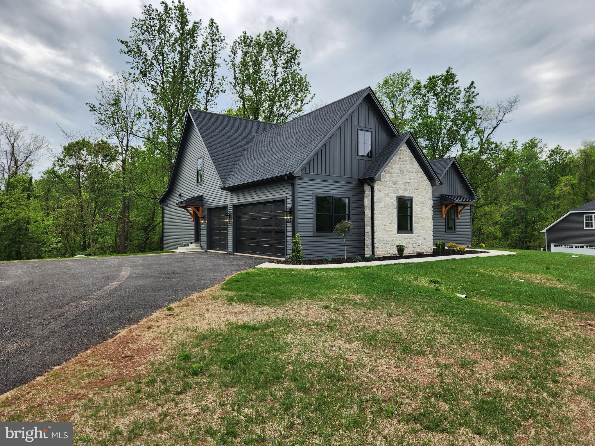 413 WILLOW OAK DRIVE