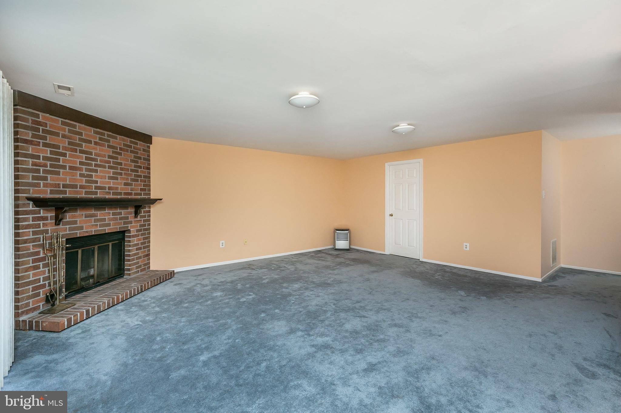 CROMWELL STATION - Residential