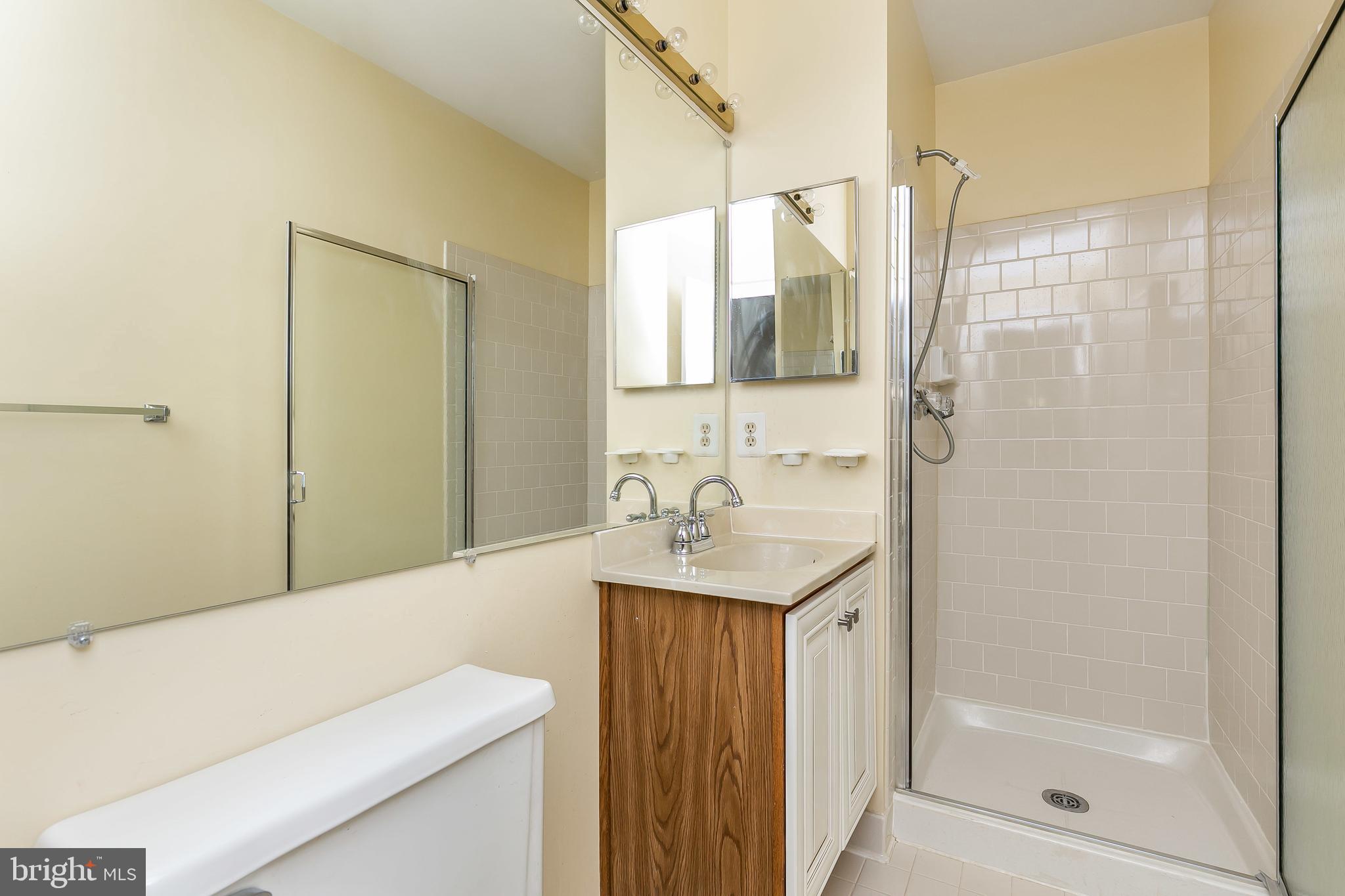 CROMWELL STATION - Residential