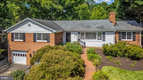 Photo of 6505 Lily Dhu Lane, FALLS CHURCH, VA 22044 (MLS # VAFX2322910)
