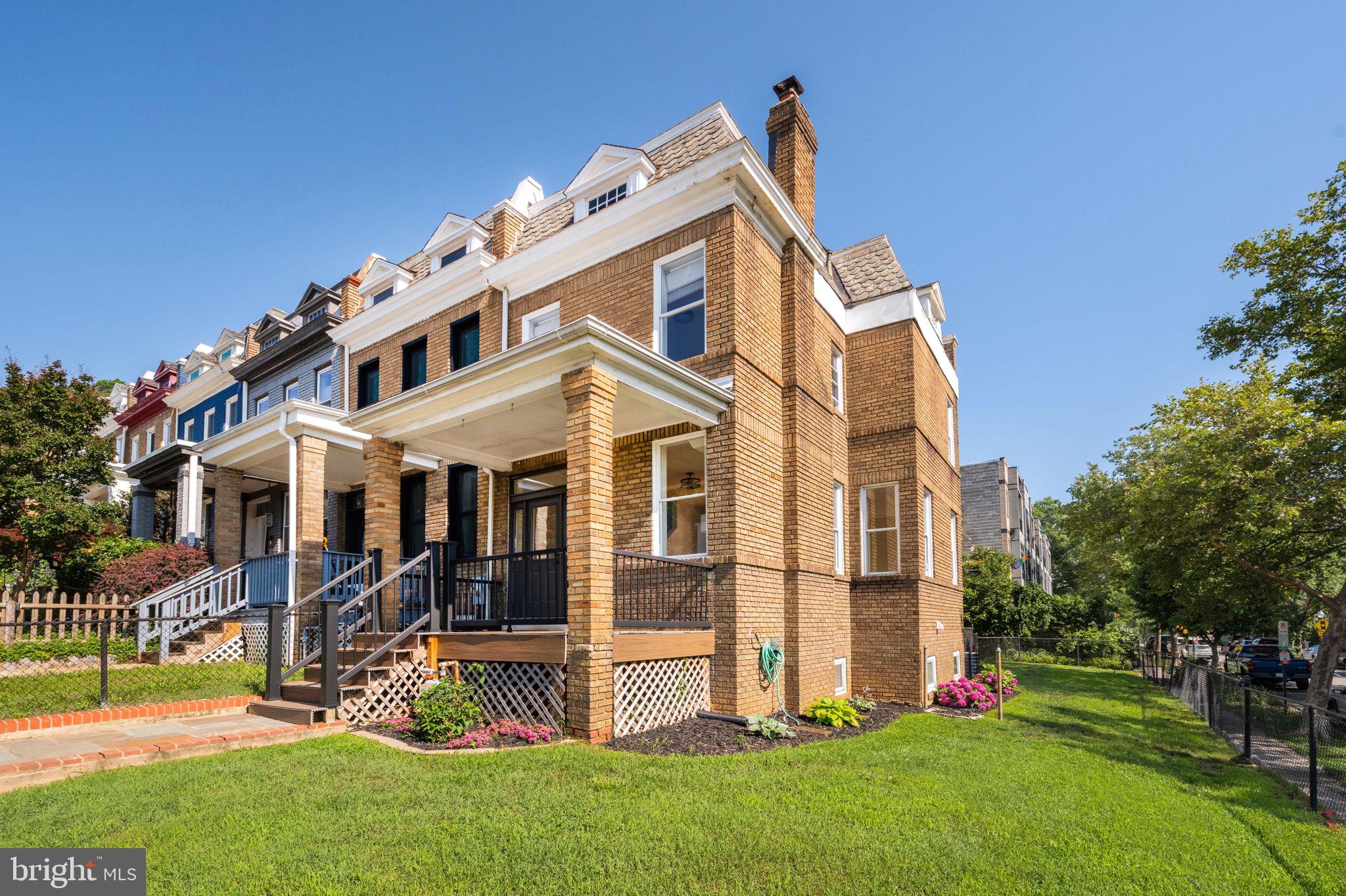 234 V STREET NE