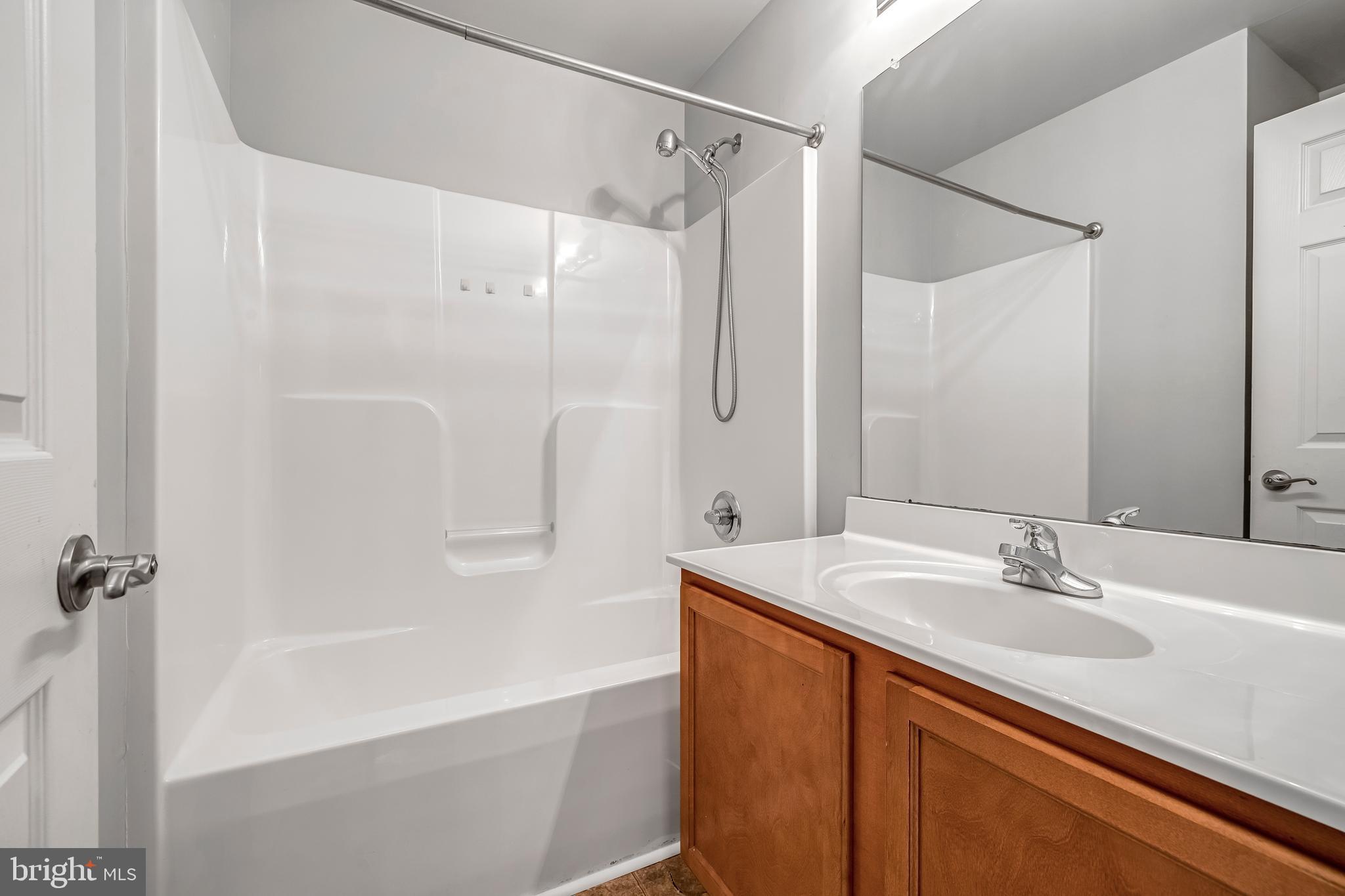 PATRIOT SQUARE - Residential Lease