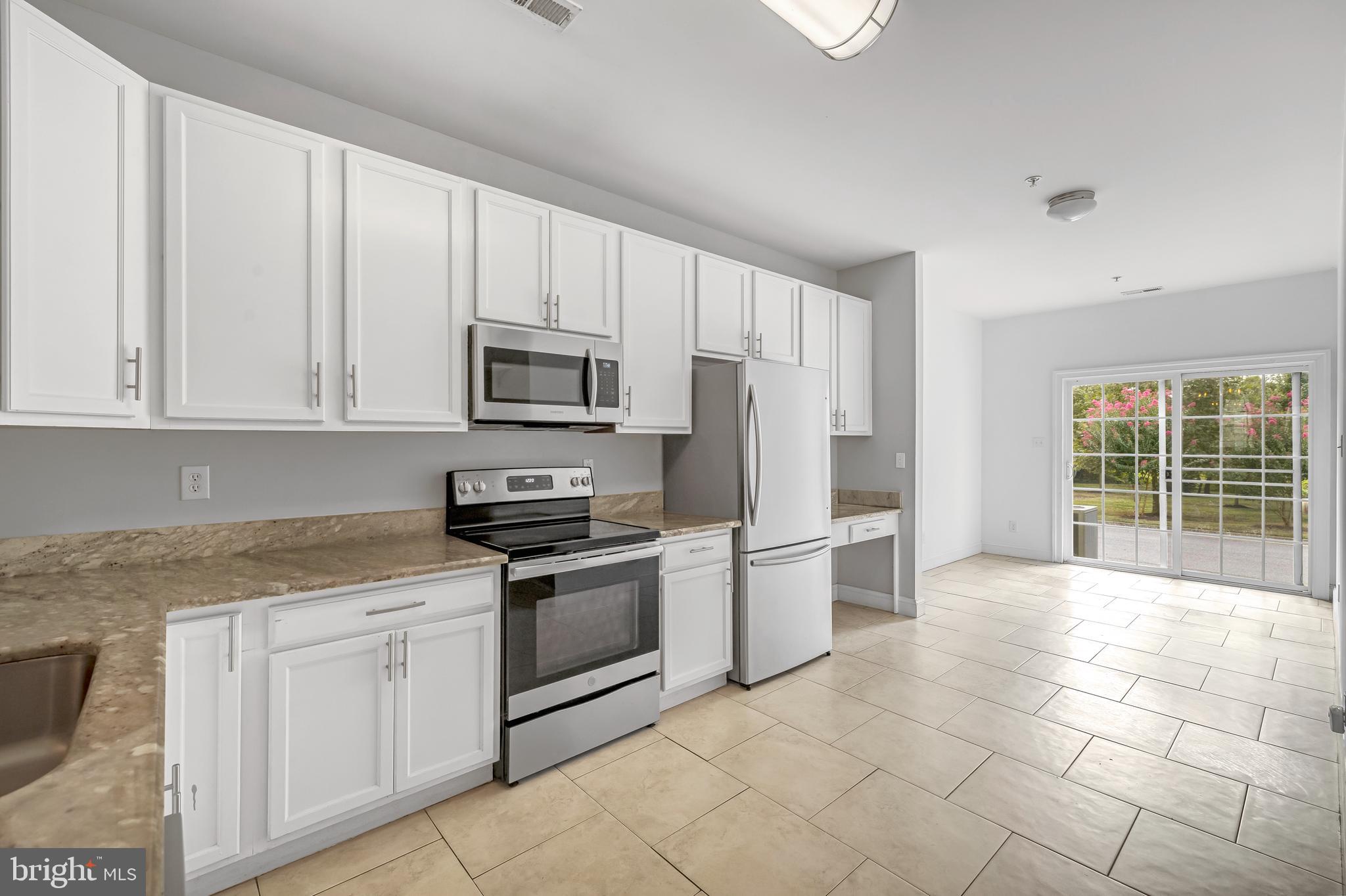 PATRIOT SQUARE - Residential Lease