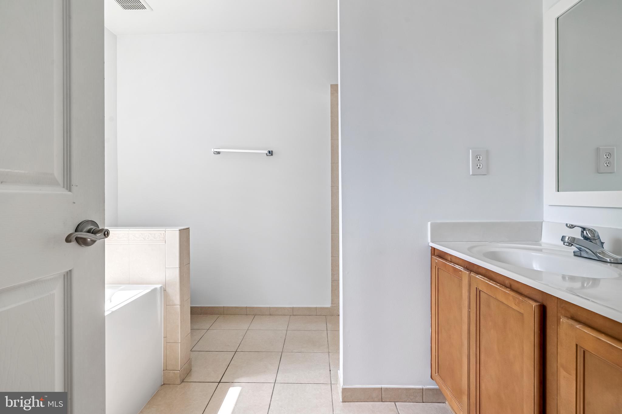 PATRIOT SQUARE - Residential Lease