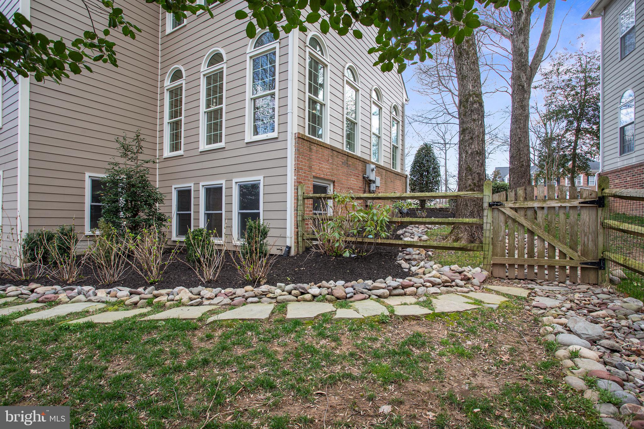 RESTON - Residential