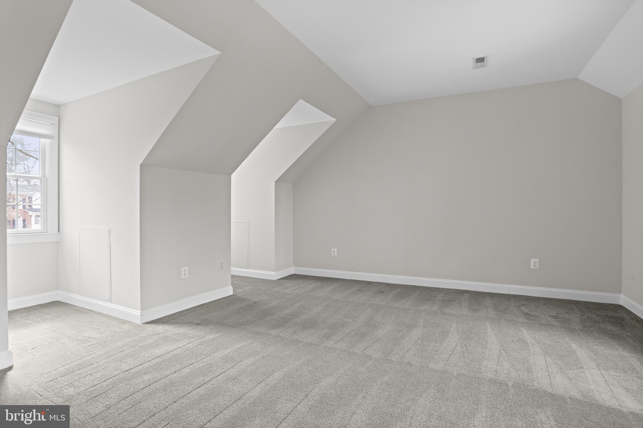 RESTON - Residential