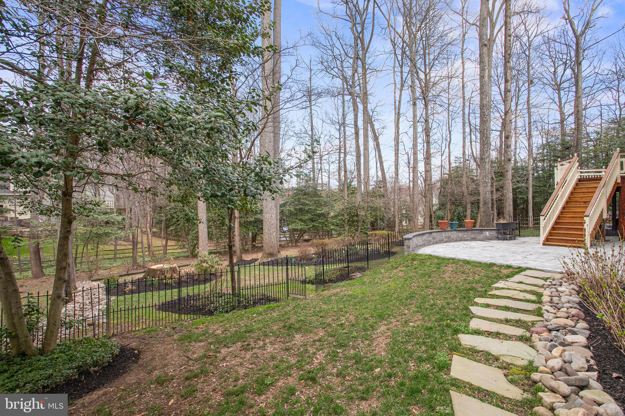 RESTON - Residential