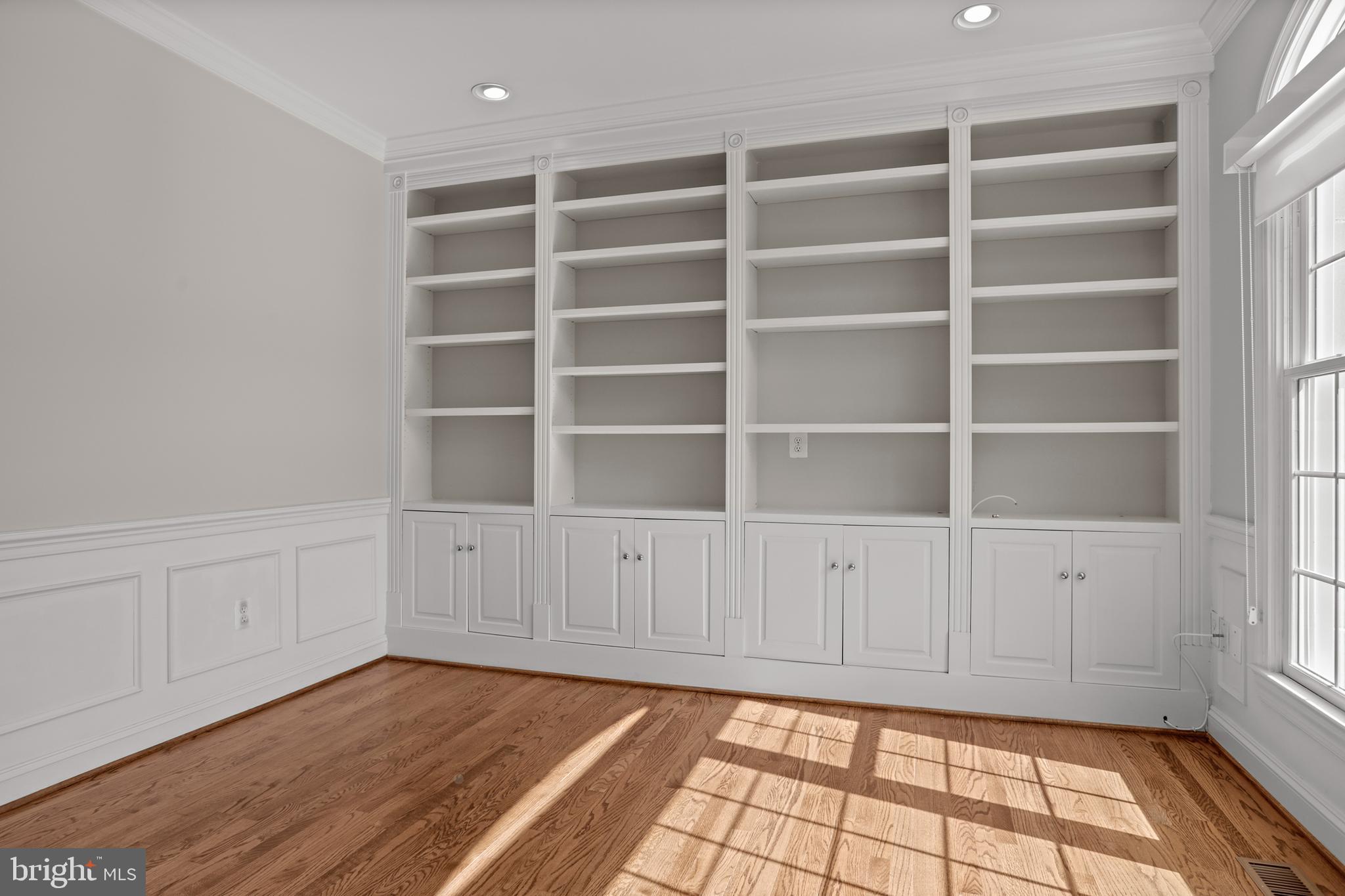 RESTON - Residential