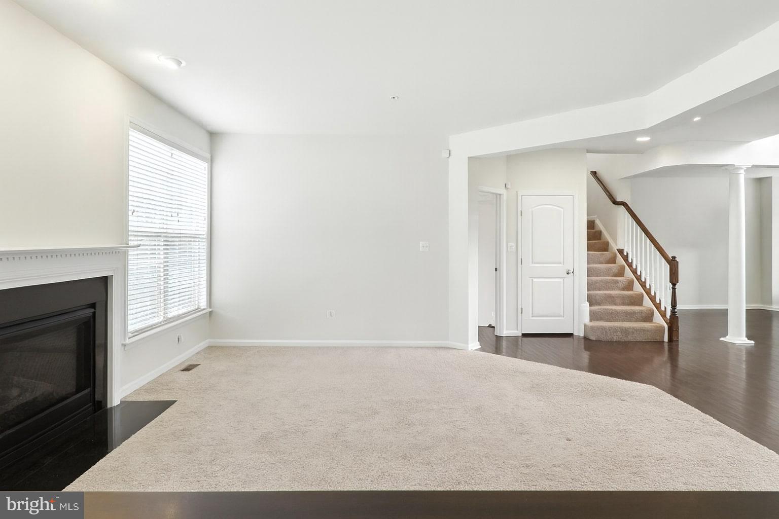 WOODMORE TOWNE CENTRE - Residential