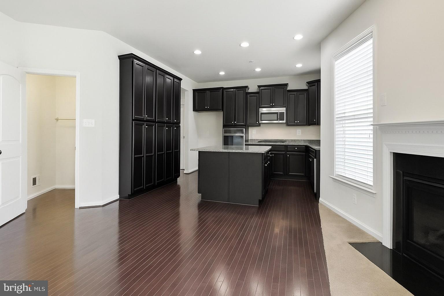 WOODMORE TOWNE CENTRE - Residential