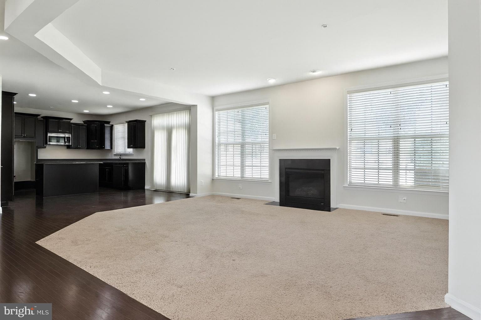 WOODMORE TOWNE CENTRE - Residential